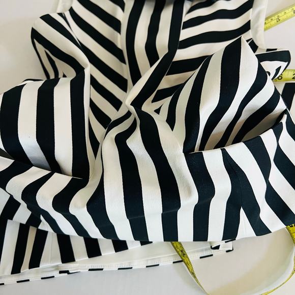 Karen Millen Striped Sleeveless A Line Dress Size 2 White Black - Picture 8 of 9